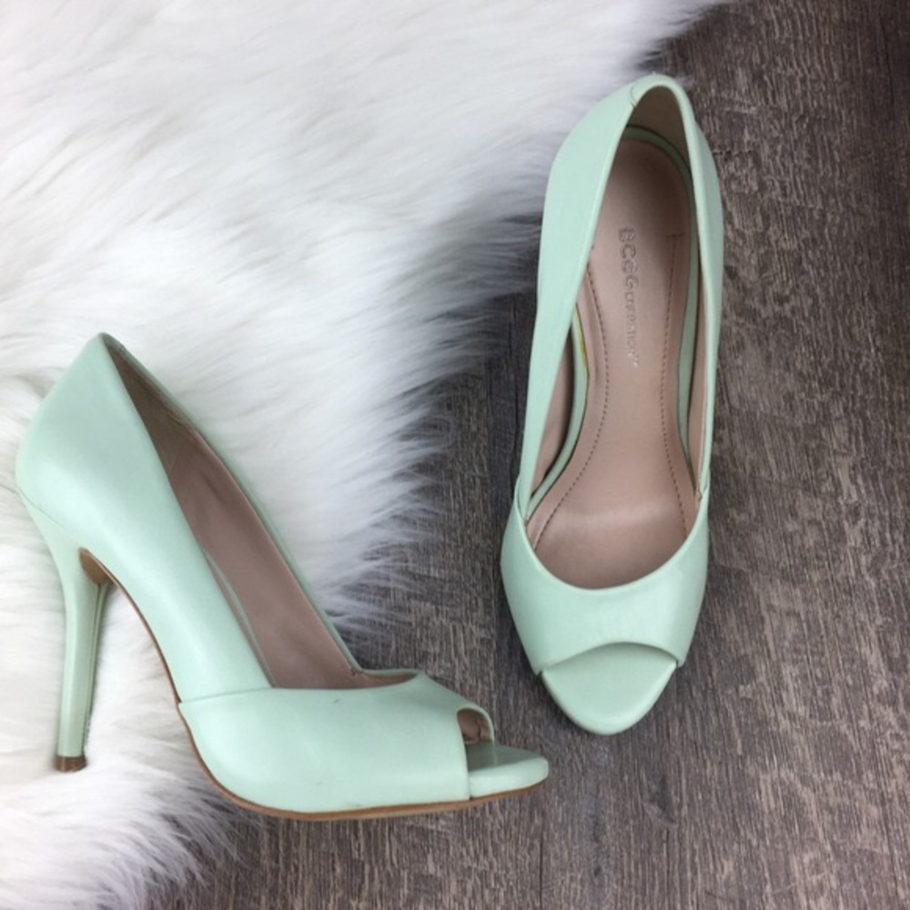 BCBGeneration Peep Toe Heels - NIB      Size 9